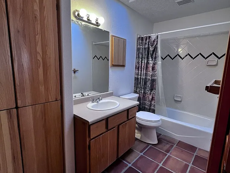 5 Oriente Ct — Photo 37