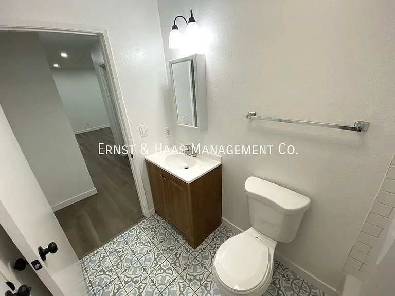 6673 Hammond Ave #G — Photo 12