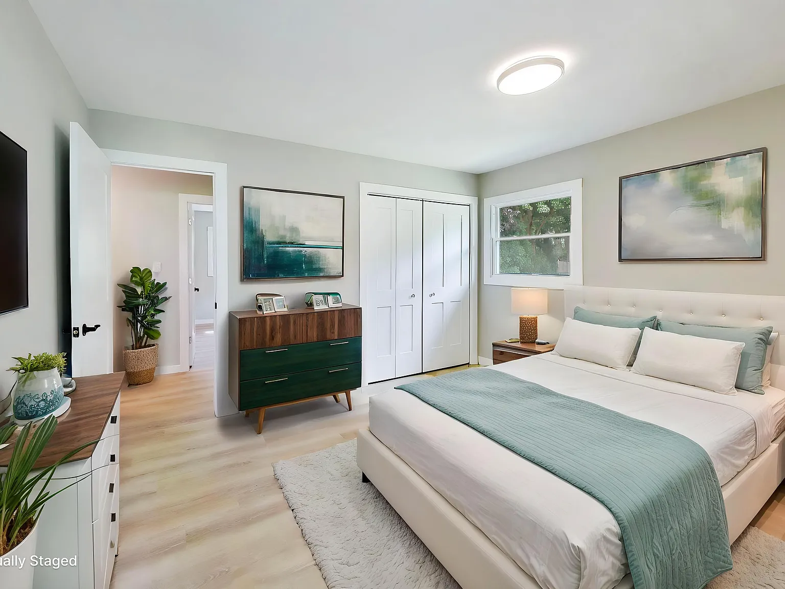 3 bed, 1.5 bath, 2400 sqft, $2,750 — Photo 4