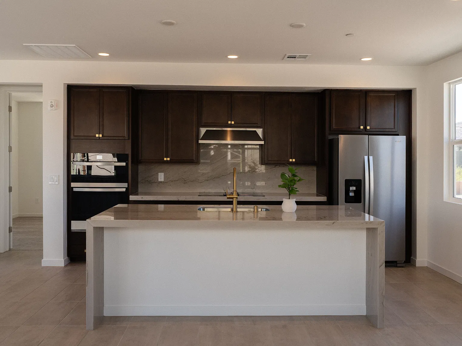 1 bed, 1003 sqft, $2,350 — Photo 4