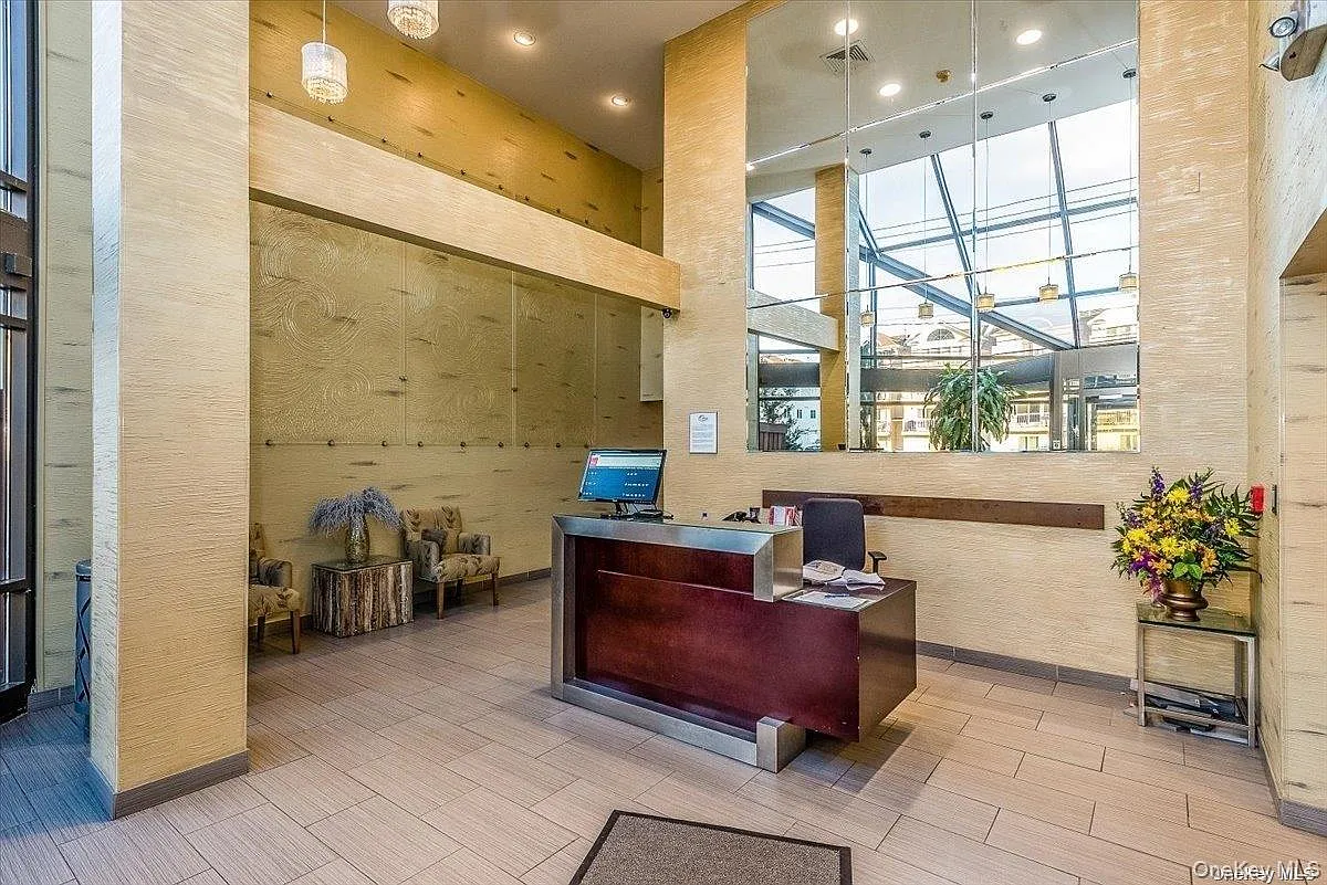 2 bed, 2.5 bath, 1425 sqft, $3,600 — Photo 2