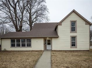214 E 13th St, Higginsville, MO 64037