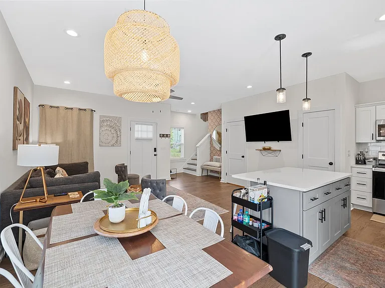 2207B Otis St — Photo 4