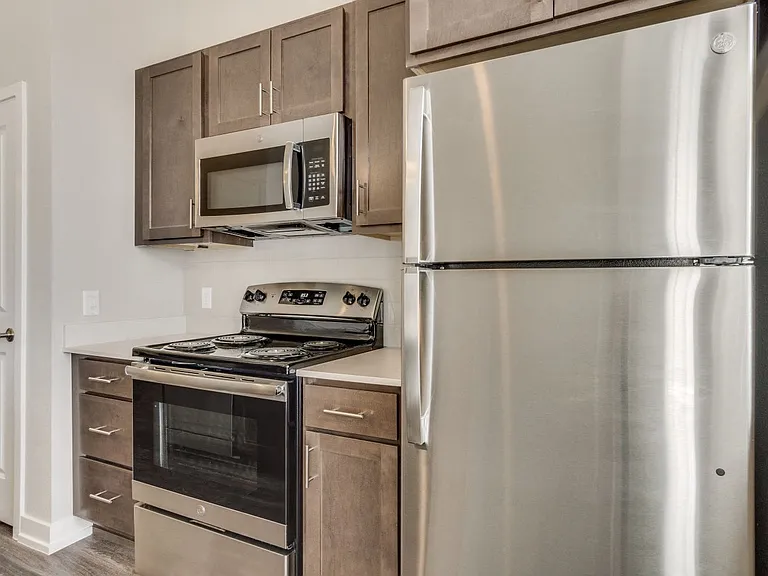 Stainless Steel Appliances (Hickory)