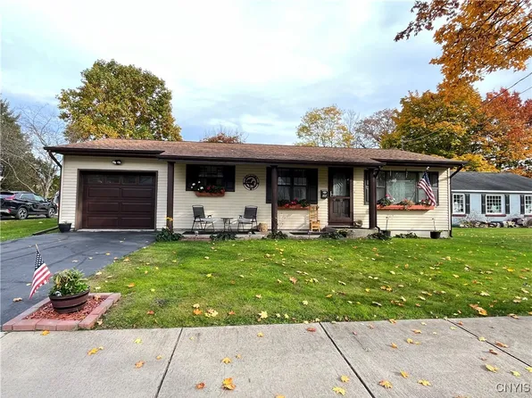 20 Mechanic St, Baldwinsville, NY 13027