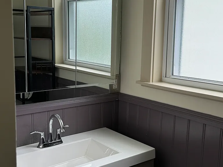 Bathroom vanity