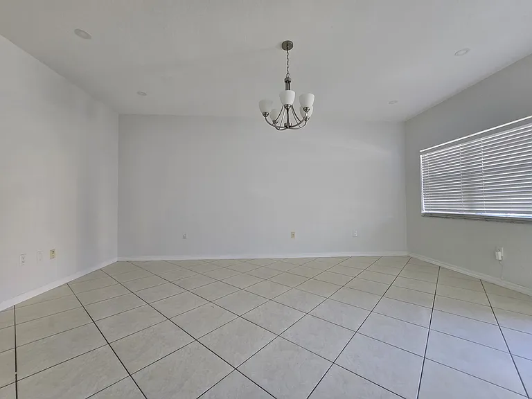 10924 SW 182nd Ln — Photo 6