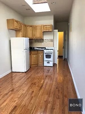 Rented by Bond New York | media 4