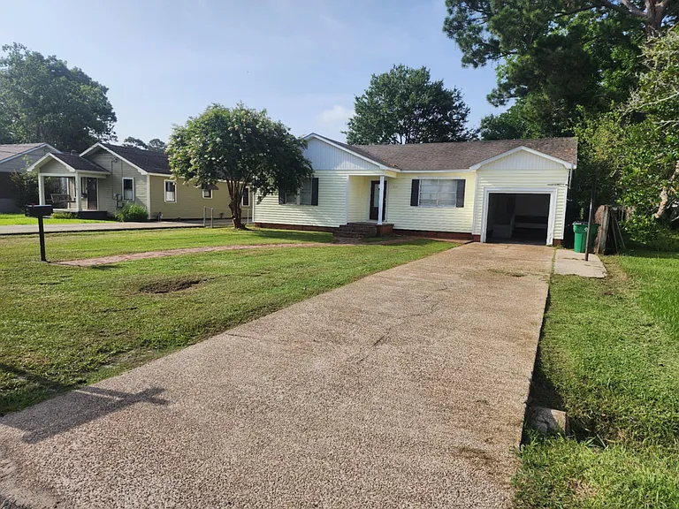 515 Ledoux St — Photo 14