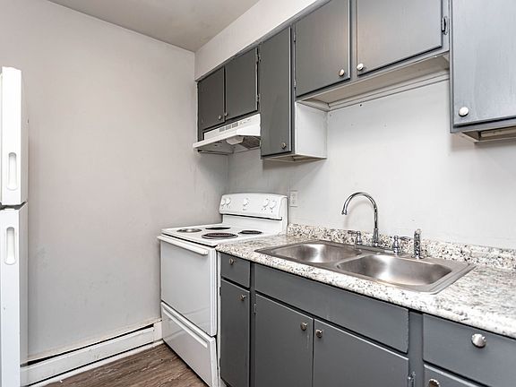 3rd image of 1203 Hillside Ave #D1