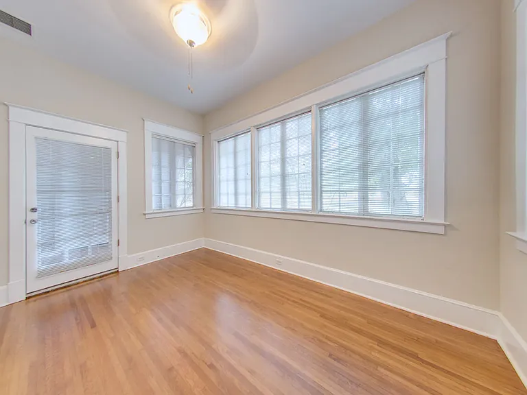 926 SW 2nd Ave — Photo 2