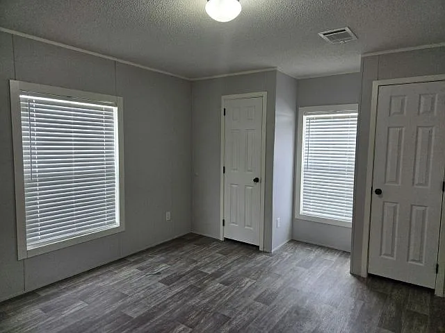 3 bed, 2.0 bath, 1144 sqft, $2,120 — Photo 3