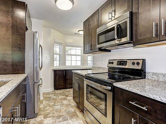 3rd image of 5804 Wyndham Cir Unit 302