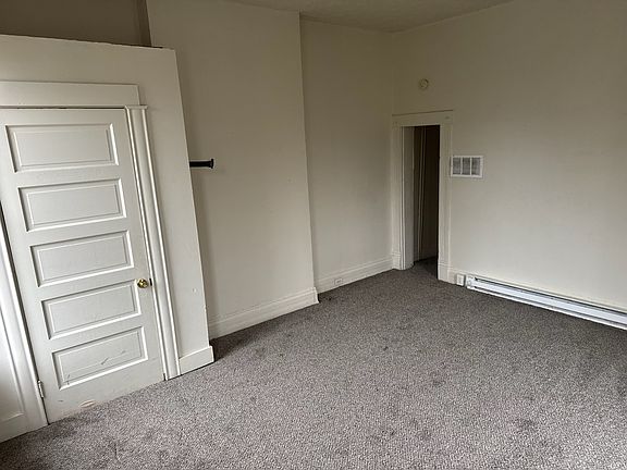 4th image of 510 Main St