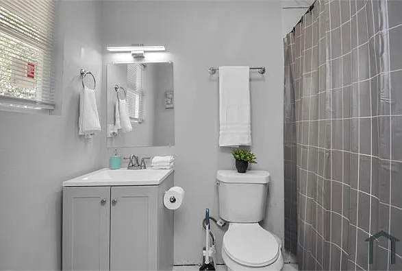 2022 Chapman St #A — Photo 24