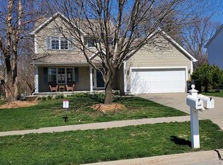 820 Cedar St, Waukee, IA 50263