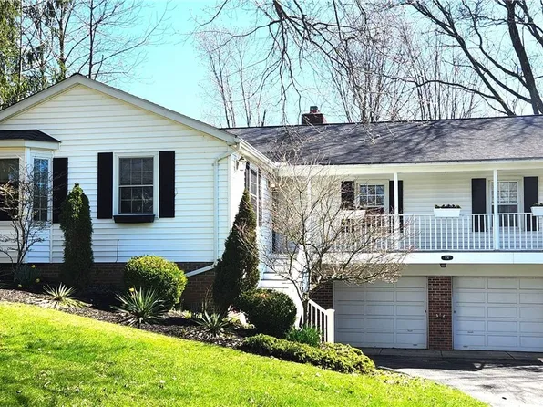 106 Locust Ln, Chagrin Falls, OH 44022