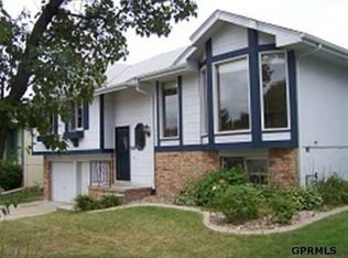 12829 Chandler St, Omaha, NE 68138
