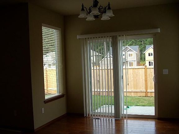 Dining area off kitchen
