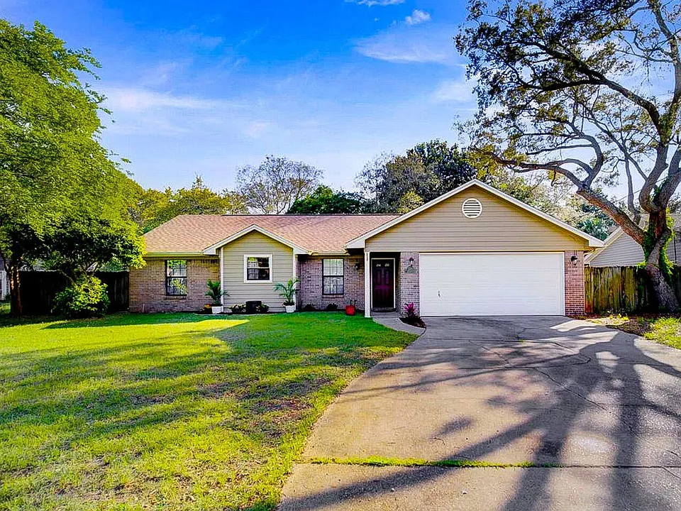 1174 Bay Ct