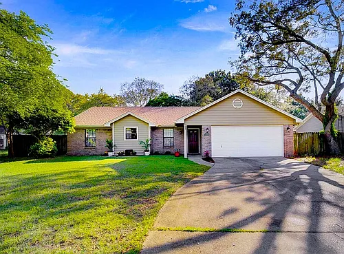 1174 Bay Ct Photo 1