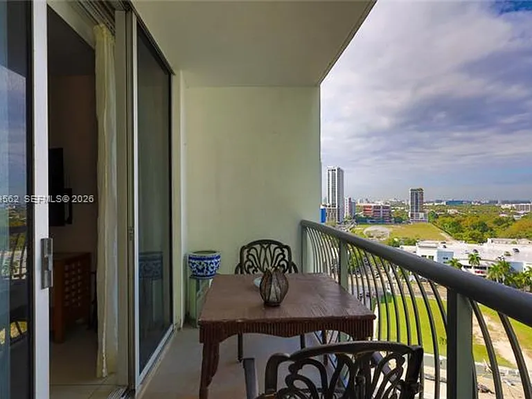 1750 N Bayshore Dr #1711 — Photo 17
