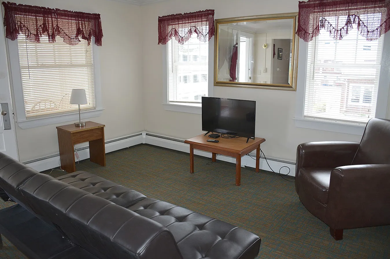 2 bed, 900 sqft, $1,700 — Photo 3