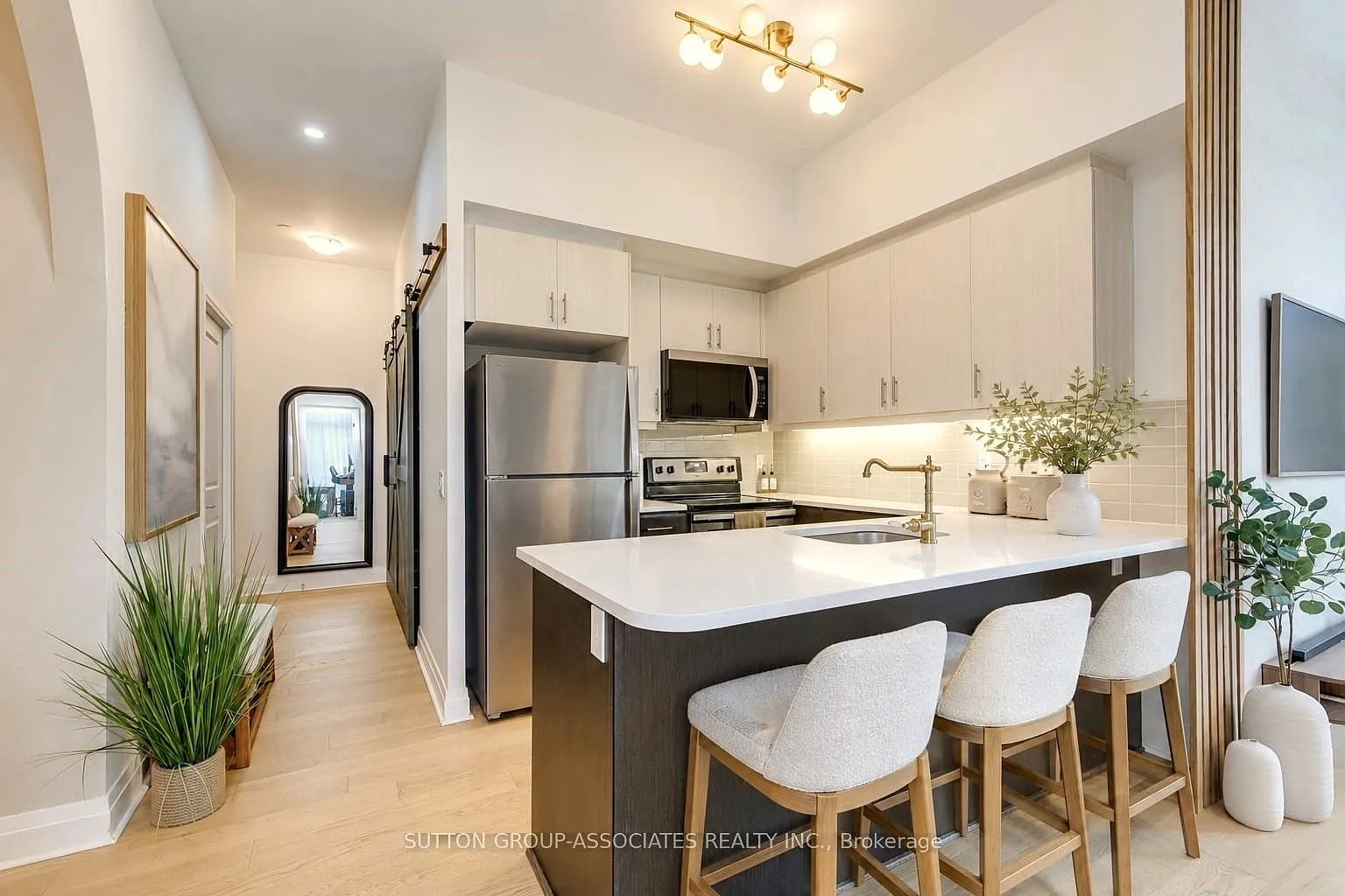 3 bed, $3,300 — Photo 4