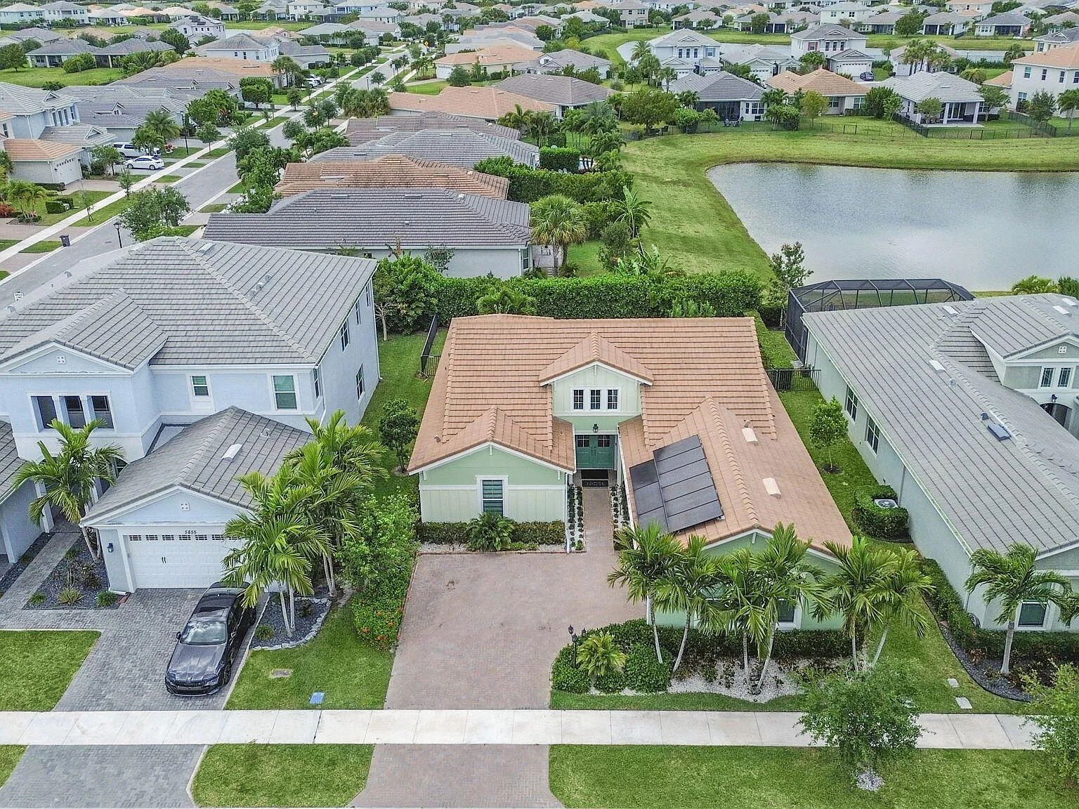 3 bed, 3.0 bath, 2436 sqft, $7,000 — Photo 1