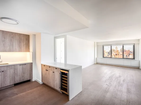 220 East 72nd Street image 1 of 24