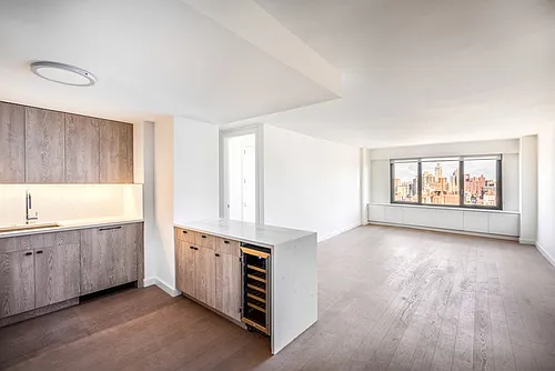 220 E 72nd St #10C0 Photo 1