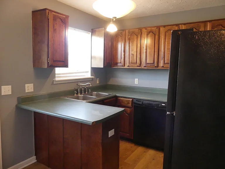 133-135 Hunter Ridge Dr — Photo 12