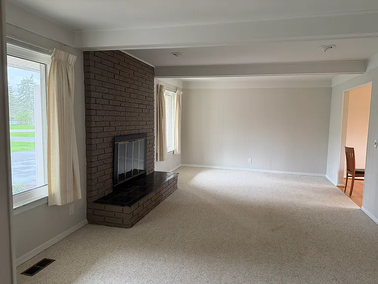 33426 Harlan Dr — Photo 2