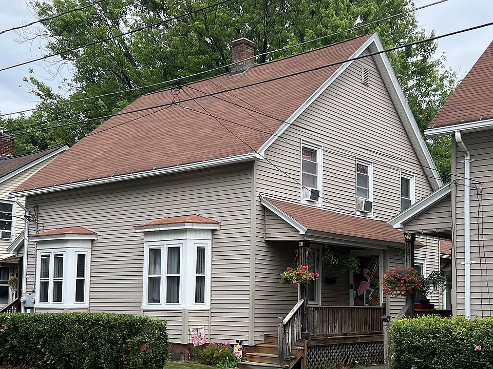 Exterior includes private front porch which leads to a small vestibule