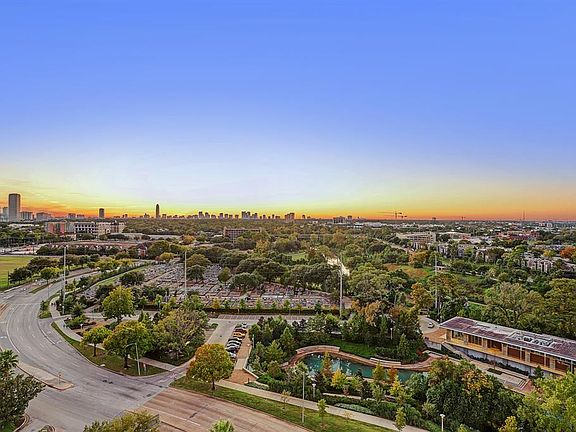 2nd image of 3333 Allen Pkwy Unit 1405