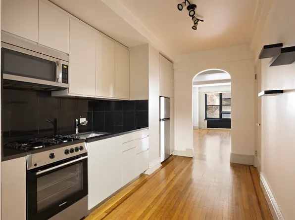 7 Park Avenue image 4 of 8