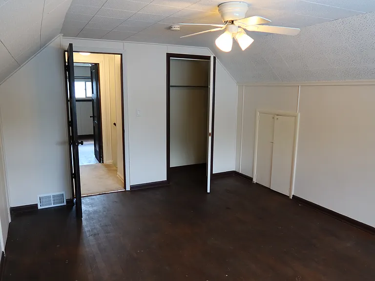 1637 Hanover St — Photo 20