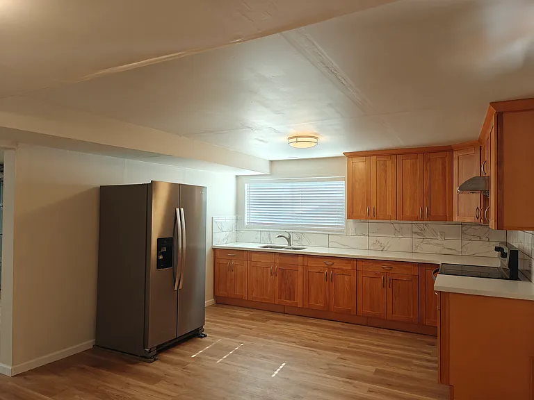 2320 S Eddy St — Photo 22