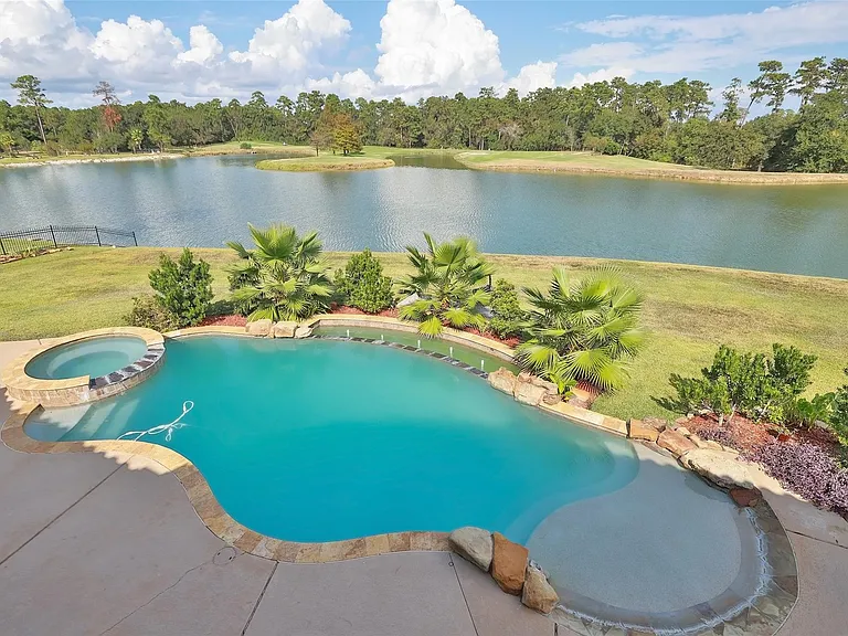 22 Post Shadow Estate Dr — Photo 2