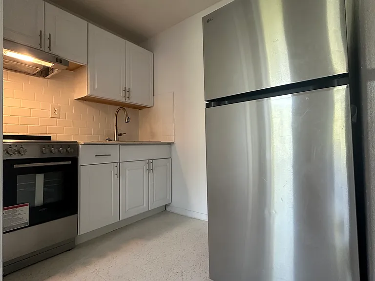 489 Putnam Ave #3A — Photo 3