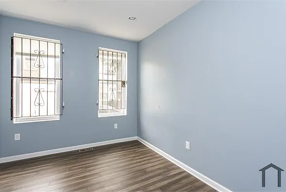 4 bed, 1100 sqft, $1,900 — Photo 4