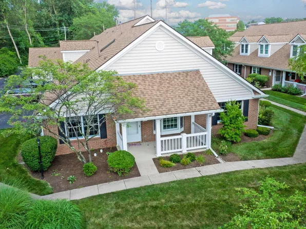 221 Dogwood Ln, Westerville, OH 43082