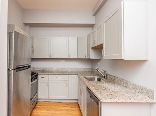 318 E Lake St #2R, Chicago, IL 60601
