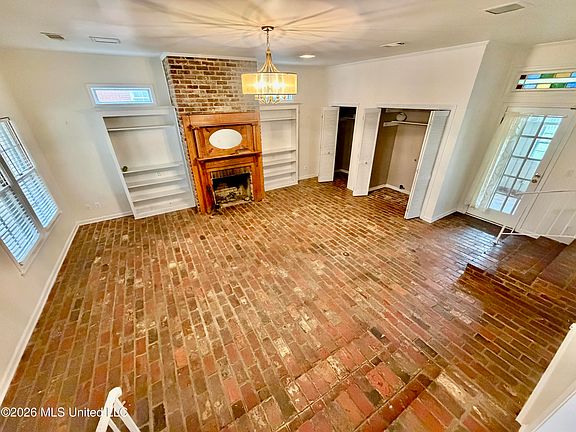 3rd image of 350 N Ruby Ave
