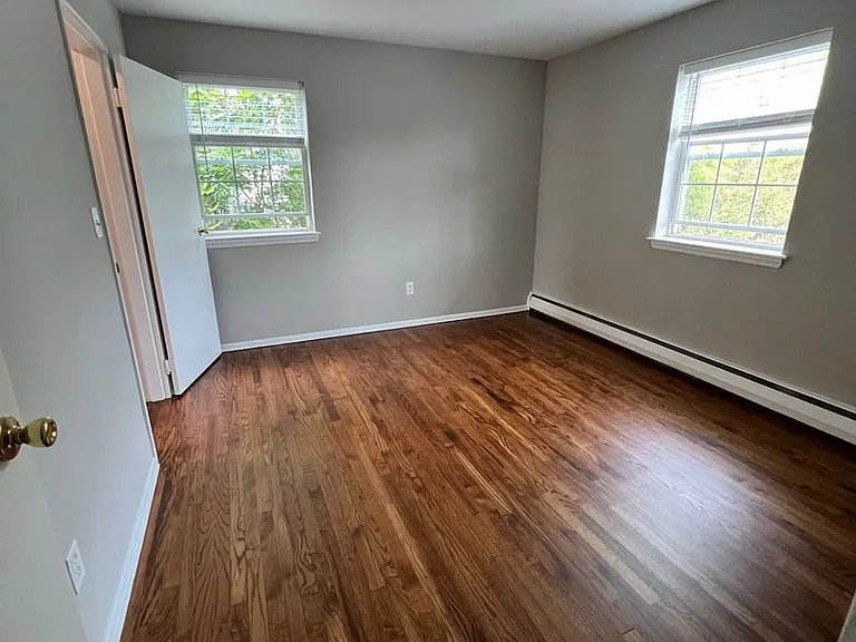 303 Plainfield Ave — Photo 9