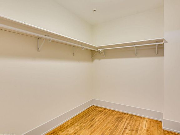 4th image of 1436 W 21st St #110