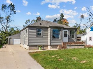 994 Claude St, Menasha, WI 54952