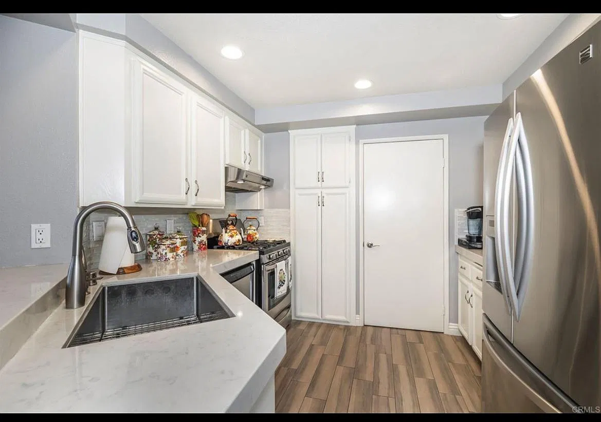 3 bed, 1250 sqft, $3,400 — Photo 3