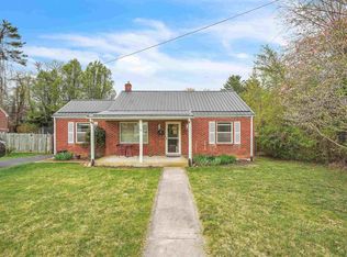 220 Arnold Ave, Radford, VA 24141