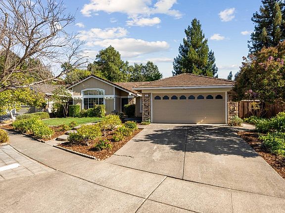 2nd image of 3321 Brittany Circle